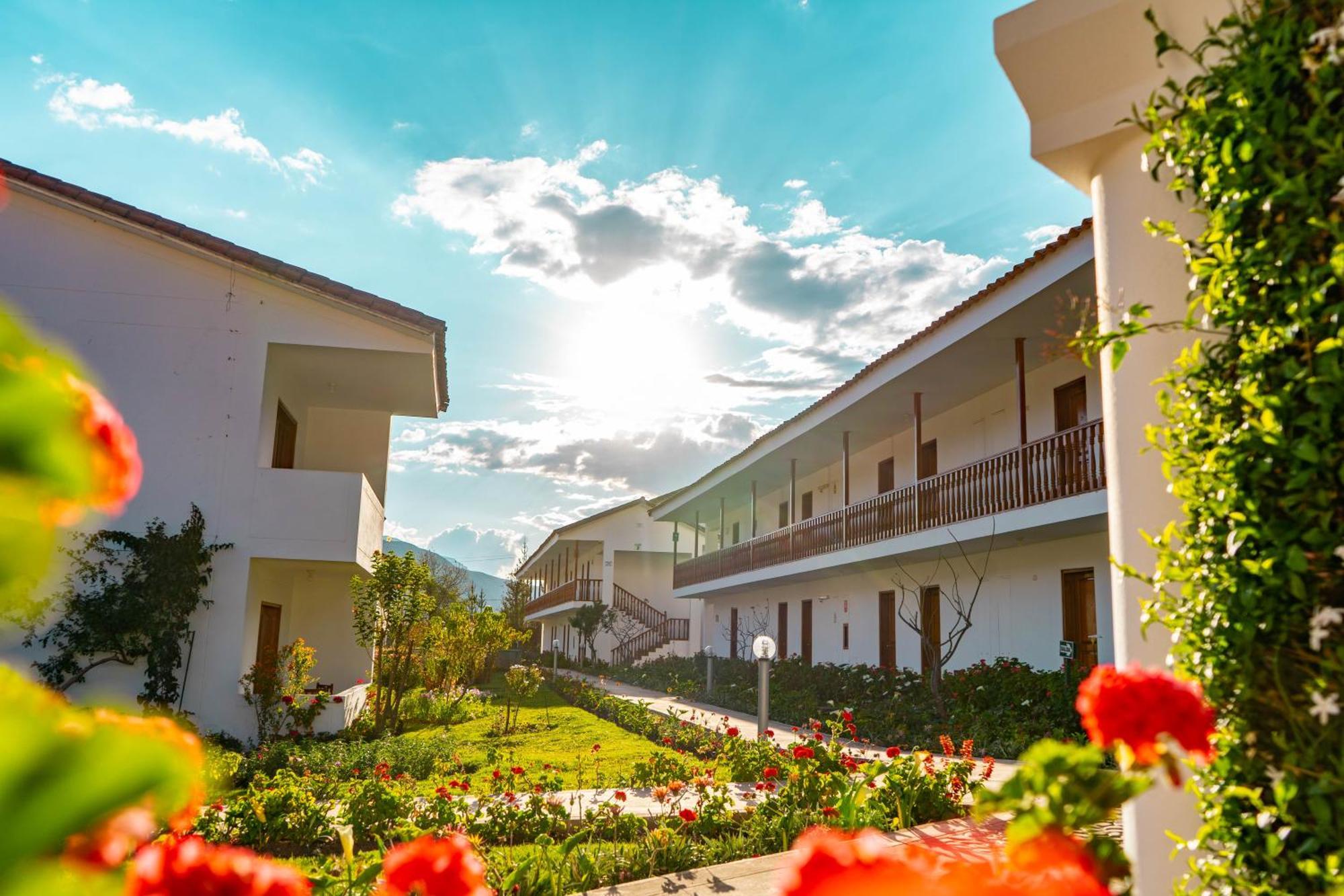 Hotel Agustos Urubamba Esterno foto